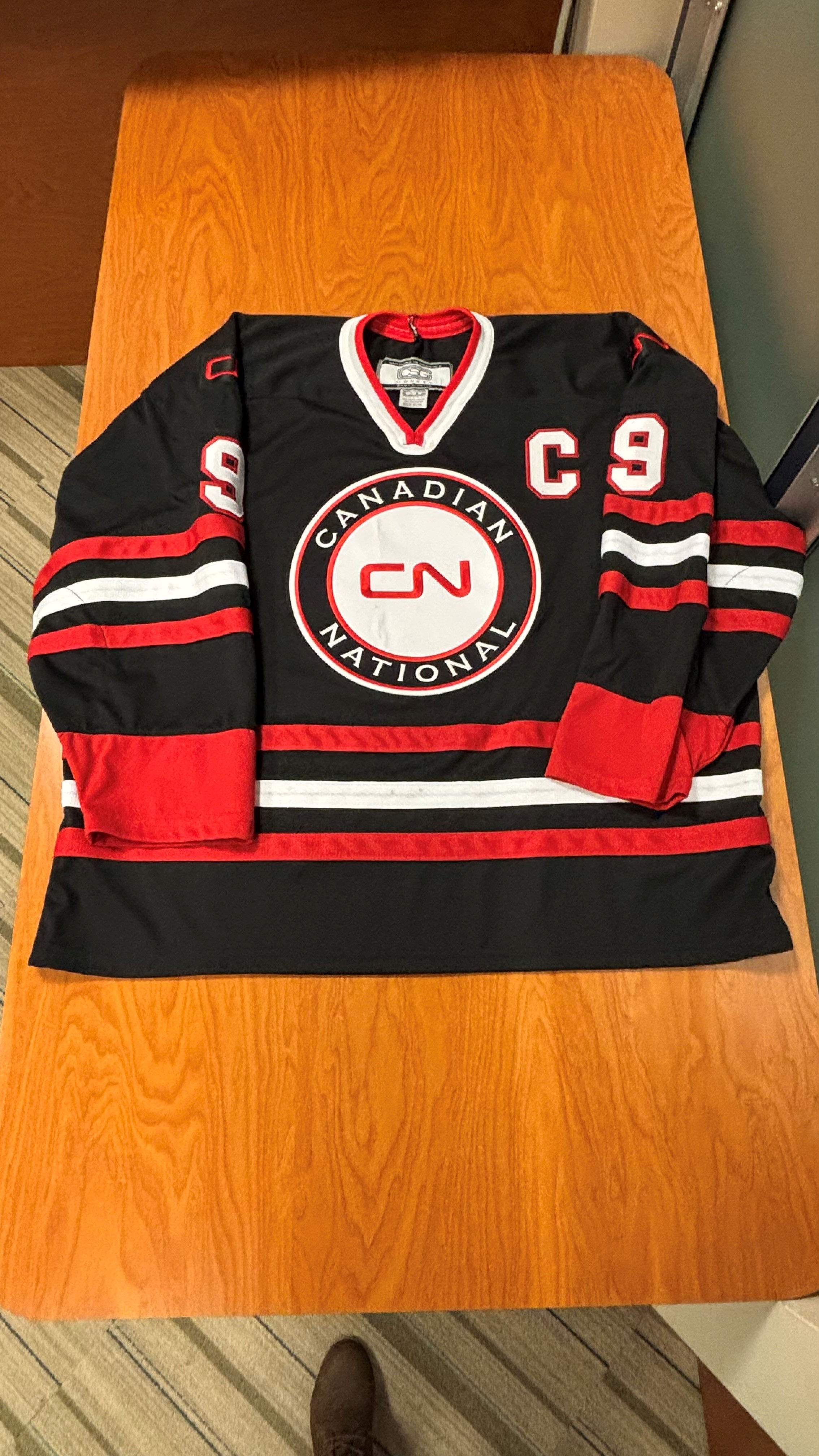 #4 - Chandail de Hockey CN Édition 2011 Montréal XL #9